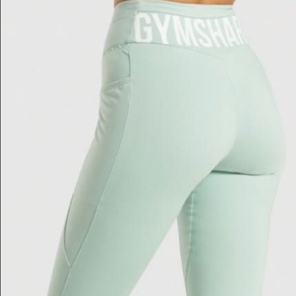 2pc Gymshark Set - Picture 5 of 8